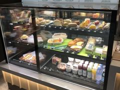 面包甜点陈列柜-星巴克(虹口运动loft店)
