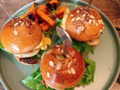 -HIGH FIVE哈福手工汉堡(桂林路店)