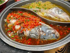 -阿瓦山寨·湘菜现炒·剁椒鱼头王(咸阳总店)