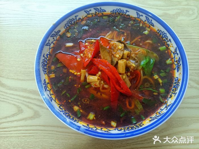 彭州小吃(川主寺店)鸡杂面图片