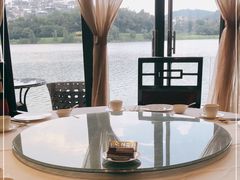 靠窗位-悦湖公馆