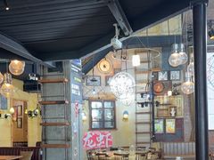 -临界音乐酒馆·小龙虾·江湖菜(华熙LIVE·鱼洞店)