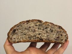 全麦芝麻红豆面包-都恩客(高岛屋百货店)