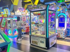 -反斗乐园π·电玩·高空拓展·蹦床(龙华天虹店)