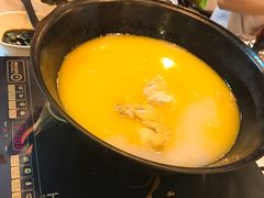 -鲜入围煮花胶鸡海鲜火锅