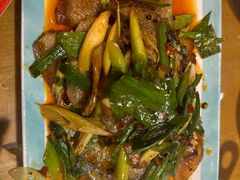 蒜苗回锅肉-易老妈蹄花.特色川菜(人民公园总店)