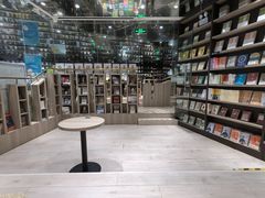 -钟书阁(群光广场店)