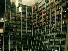 -钟书阁(松江泰晤士小镇店)