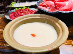 -东巴婆婆云南鱼豆花火锅(大东门店)