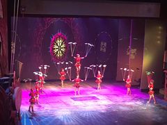 -工人俱乐部剧场杂技表演