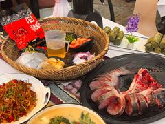 -刘姐啤酒鱼民族演艺餐厅(西街总店)
