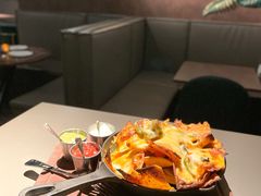 墨西哥芝士粟米片配牛油果醬、酸忌廉、蕃茄莎莎-Oasis Bar & Grill