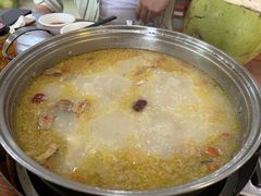 -16年老字号鑫鑫猪肚鸡·椰子鸡海南火锅(兴隆华侨农场店)