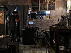 -layback cafe & bar