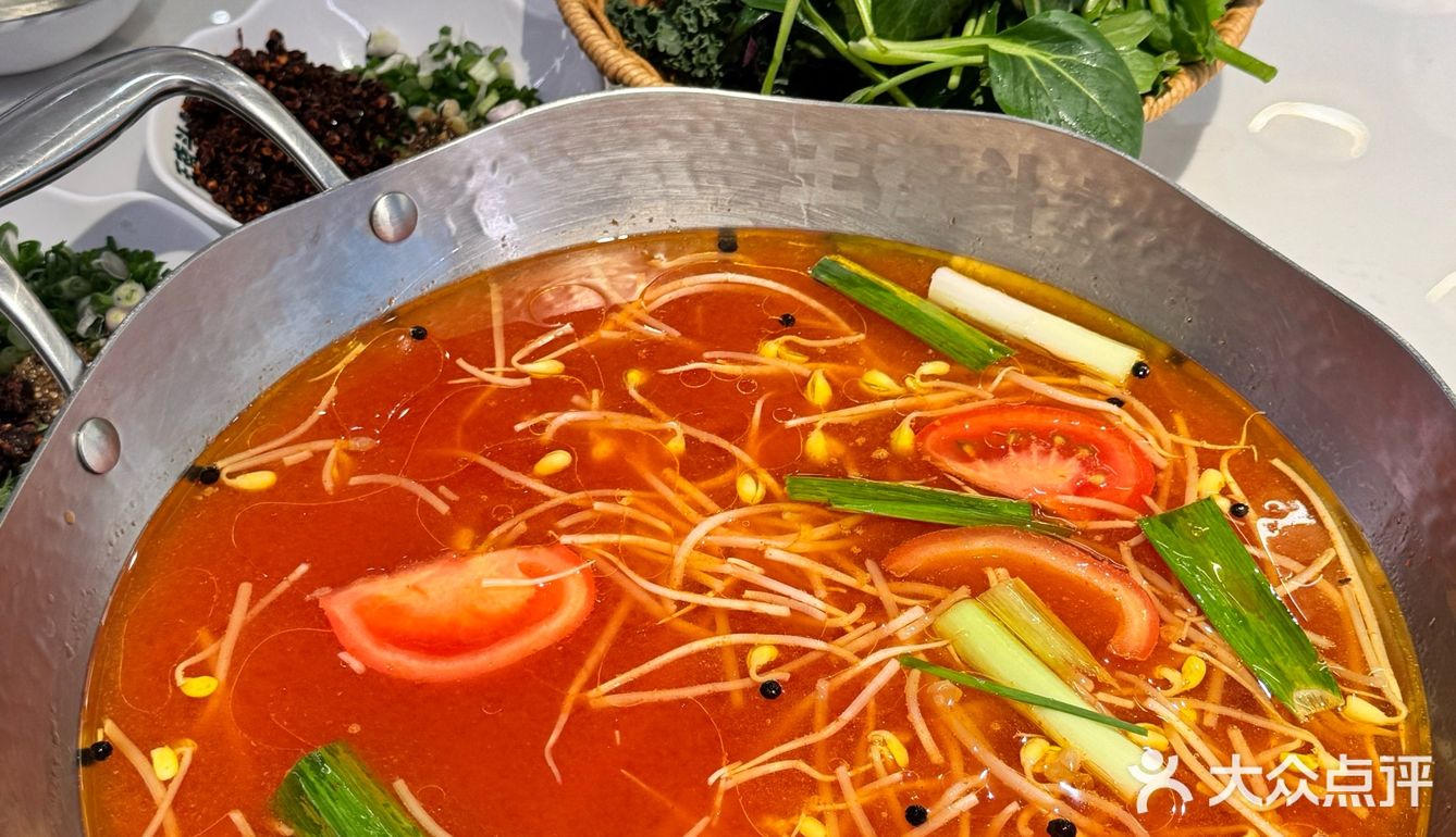 王奋斗贵州酸汤牛肉火锅|在踩雷的边缘来回试探