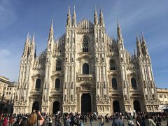 -文艺复兴百货(米兰大教堂广场店)