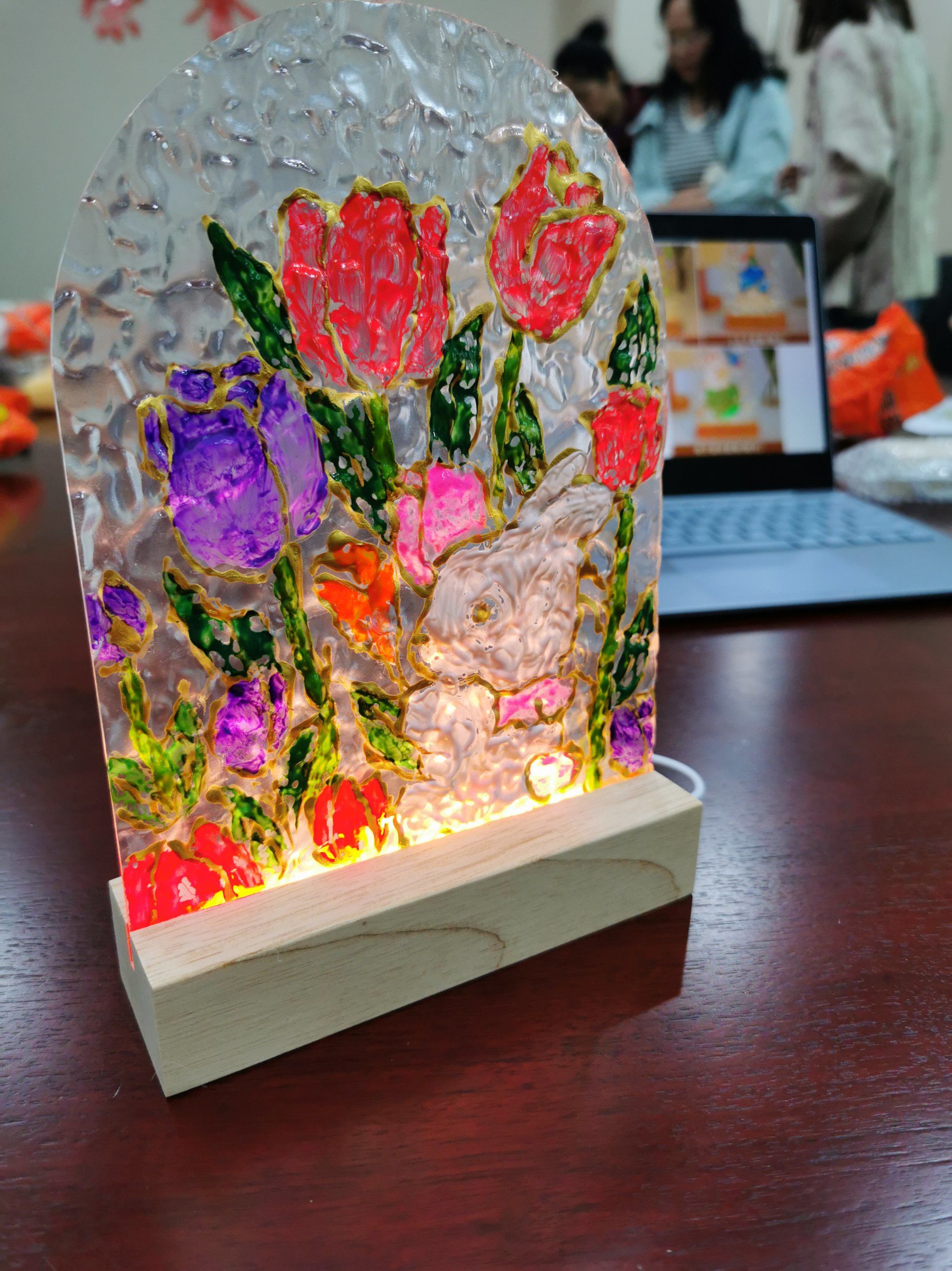 和教堂里一样的彩绘玻璃