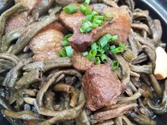 豆角干焖红烧肉-临街徽菜馆·正宗黄山味