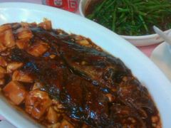 红烧豆腐小黄鱼，豆腐乳空心菜-玲珑餐厅(陕西南路店)