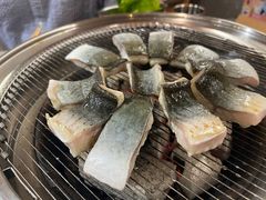 -围炉肉舍•炭烤活鳗•丹东海鲜烤肉(步行街店)