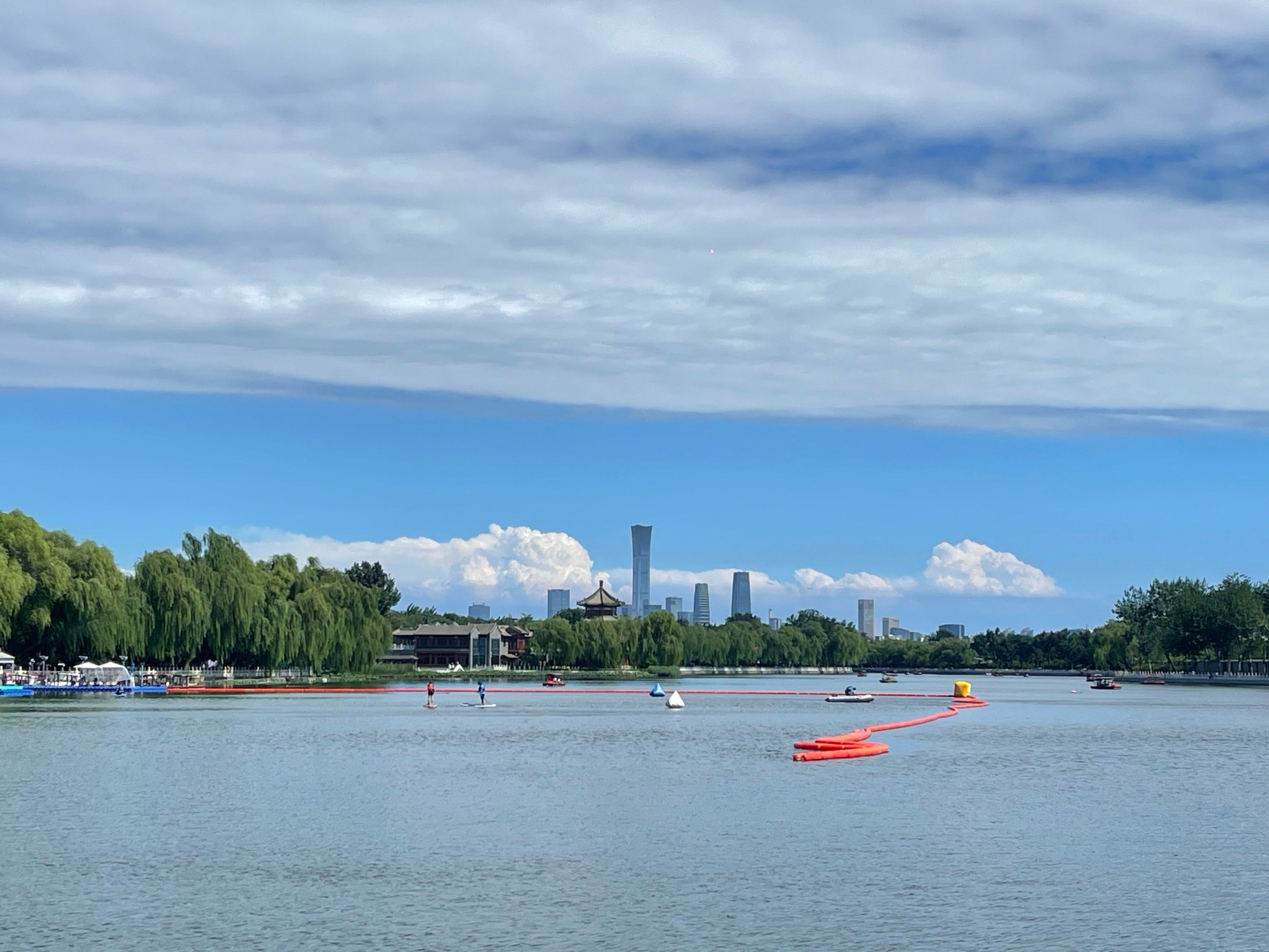 今日的北京有秋高气爽的感觉