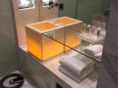 -上海滴水湖皇冠假日酒店