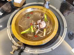 -周老三跷脚牛肉·全牛火锅(非遗传承店)