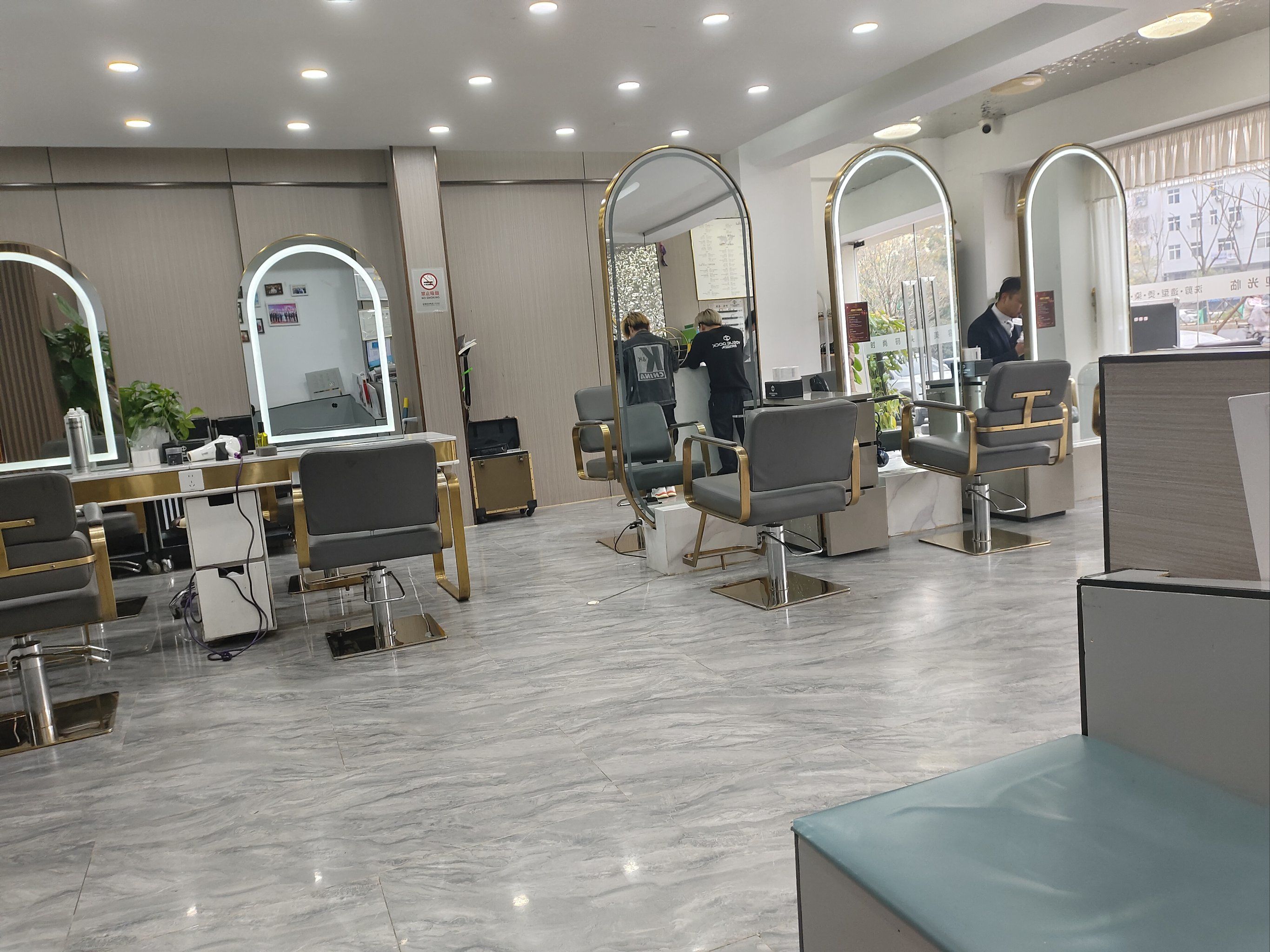 人气美发店#美容美发#美发造型店里环境