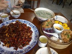 -黄桷树曹家私房菜(江与城店)