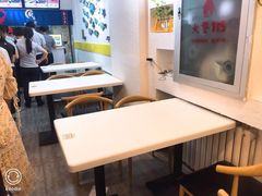 大堂-鲲少爷烤鱼饭.螺蛳粉·清真(爱琴海店)