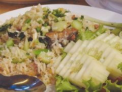 -J Daeng Seafood