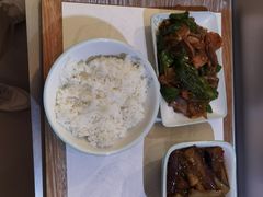 -老乡鸡(上海白玉兰广场店)