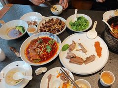 -万重锦·人文川菜馆(骡马市店)