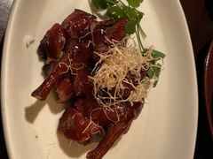 妙龄脆皮乳鸽-湖滨28中餐厅·西湖宴·杭州君悦酒店