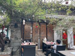 -喵屿·大理花园猫咖