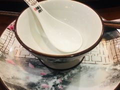 餐具摆设-杨记隆府(重庆总店)