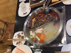 -百年川椒重庆老火锅(光谷店)