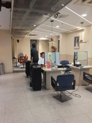 -PE SALON