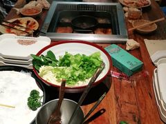-老牌坊云南鱼豆花火锅(爱建店)