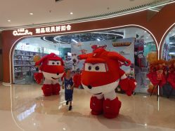 -卡通派潮品玩具折扣仓(青岛新城吾悦广场店)