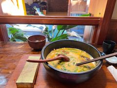 -银米·云南传统过桥米线(双廊黑金冠店)