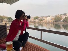 -Lake Shore Hotel & Restaurant