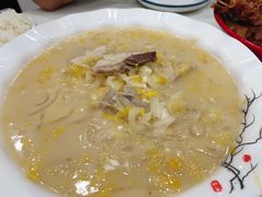 酸菜汆白肉-吃来爽骨头馆