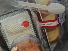 -红宝石·鲜奶小方·海派西点房(金杨店)
