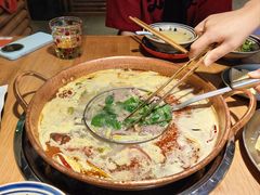 -洱火云南酸菜牛肉火锅(石景山当代商城店)