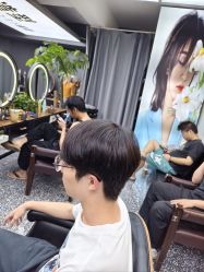 点击看大图 -藤野造型专业烫染接发