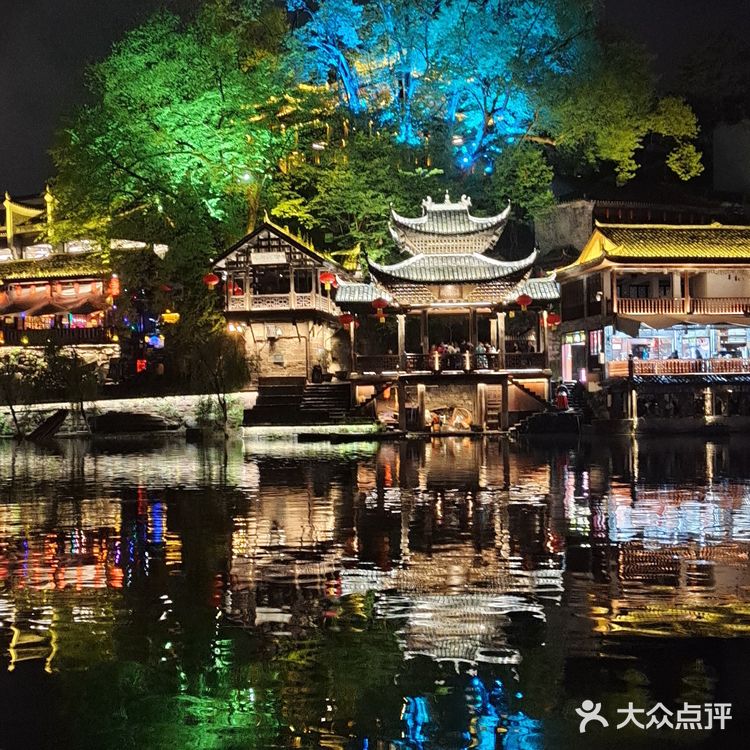凤凰古城的夜景