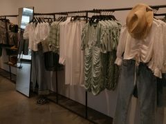 -URBAN REVIVO(上海中庚漫游城店)