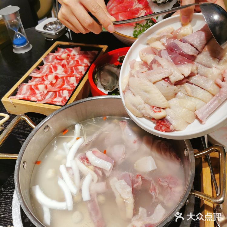 足不出沪，打卡正宗海南椰子鸡火锅
