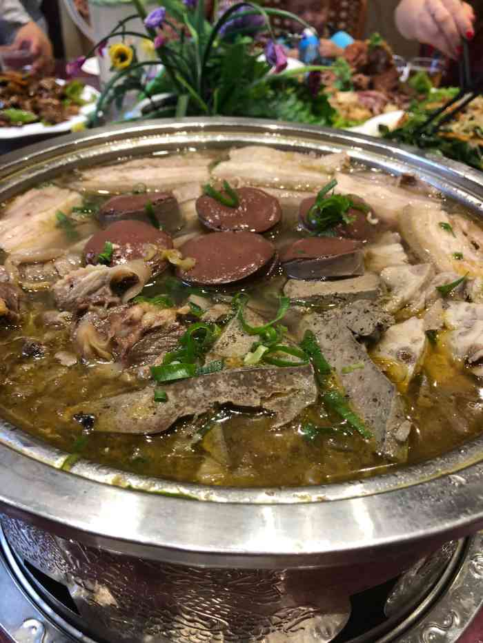 老韩杀猪菜(三中店)-"杀猪菜真的是东北人菜单上常备的选项哈尔.